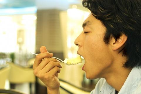 가상현실은 더이상 낯설지 않은 개념이다. 실제로 존재하지 않는 것을 존재하는 것처럼 느낄 수 있고, 이는 사람들에게 흥미로운 경험을 가져다 준다. 먹지 않아도 먹는 것처럼 느낄 수 있는 것처럼 말이다. ⓒ ScienceTimes