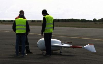 아델린의 축소 모델을 테스트 중인 에어버스 연구진