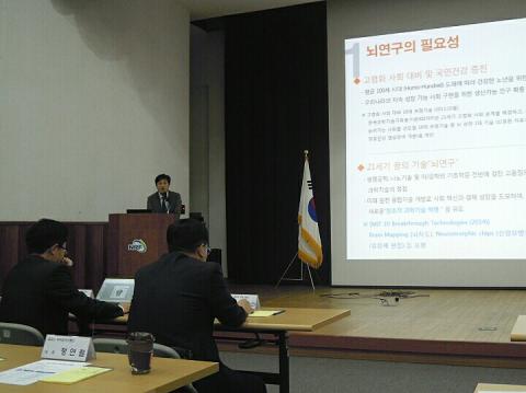 국내 뇌과학 연구계발 계획을 구축하고 있는 고려대학교 선웅 교수는 인간이 정복하기 어려운 뇌 과학의 연구를 위해 강점 분야에 대한 선택과 집중이 필요하다고 말한다. ⓒ 김지혜/ScienceTimes
