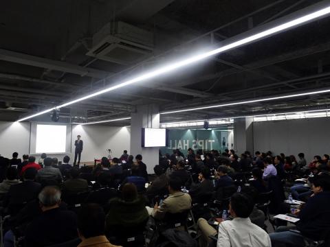 스타트업계에도 인공지능은 가장 뜨거운 주제이다. 12일 서울 강남구 팁스타운에서 열린 제 3회 엔젤리더스포럼에서 발표된 '인공지능 스타트업 트렌드' 강연에 이목이 집중됐다.