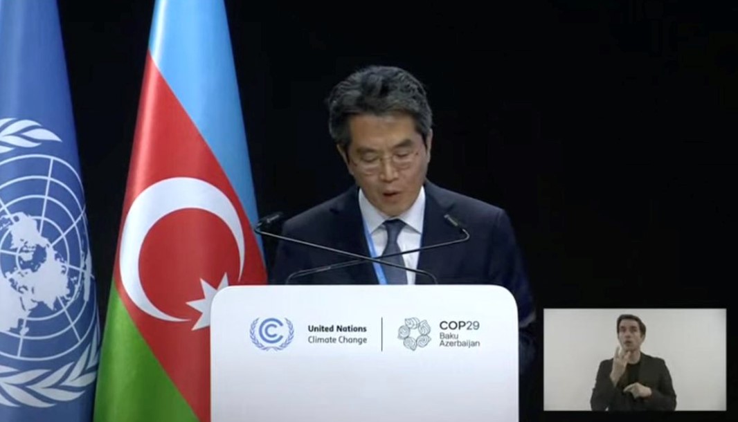COP29에서 대통령 특사 특별연설 중인 조홍식 기후환경대사 © Arab News | Business/X