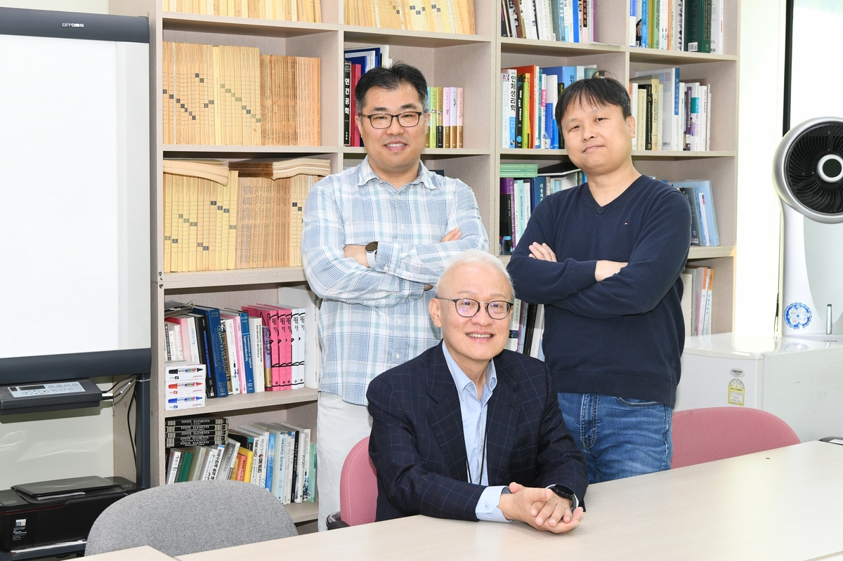 초음파 검사 장비용 음향렌즈 개발한 표준연 연구팀 ⓒ한국표준과학연구원 제공