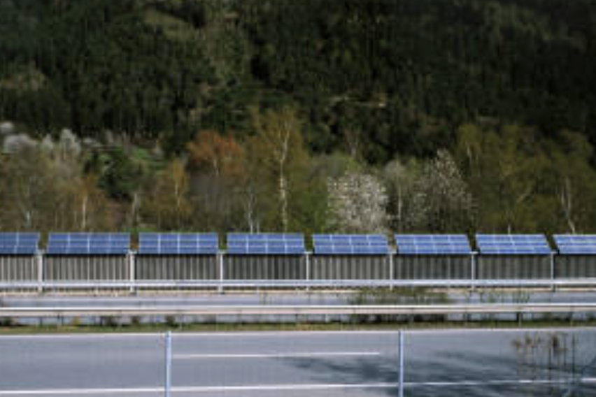 우리가 매일 지나다니는 도로와 주차장은 태양광 발전의 숨은 보물창고라고 할 수 있다. © Getty Images
