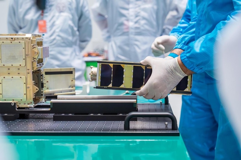 누리호 큐브위성 발사관에 탑재되는 케이-히어로 ⓒ KAIST 제공