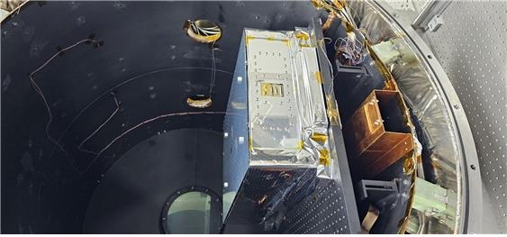 차세대중형위성 3호에 탑재된 바이오캐비넷 ⓒ 우주청 제공