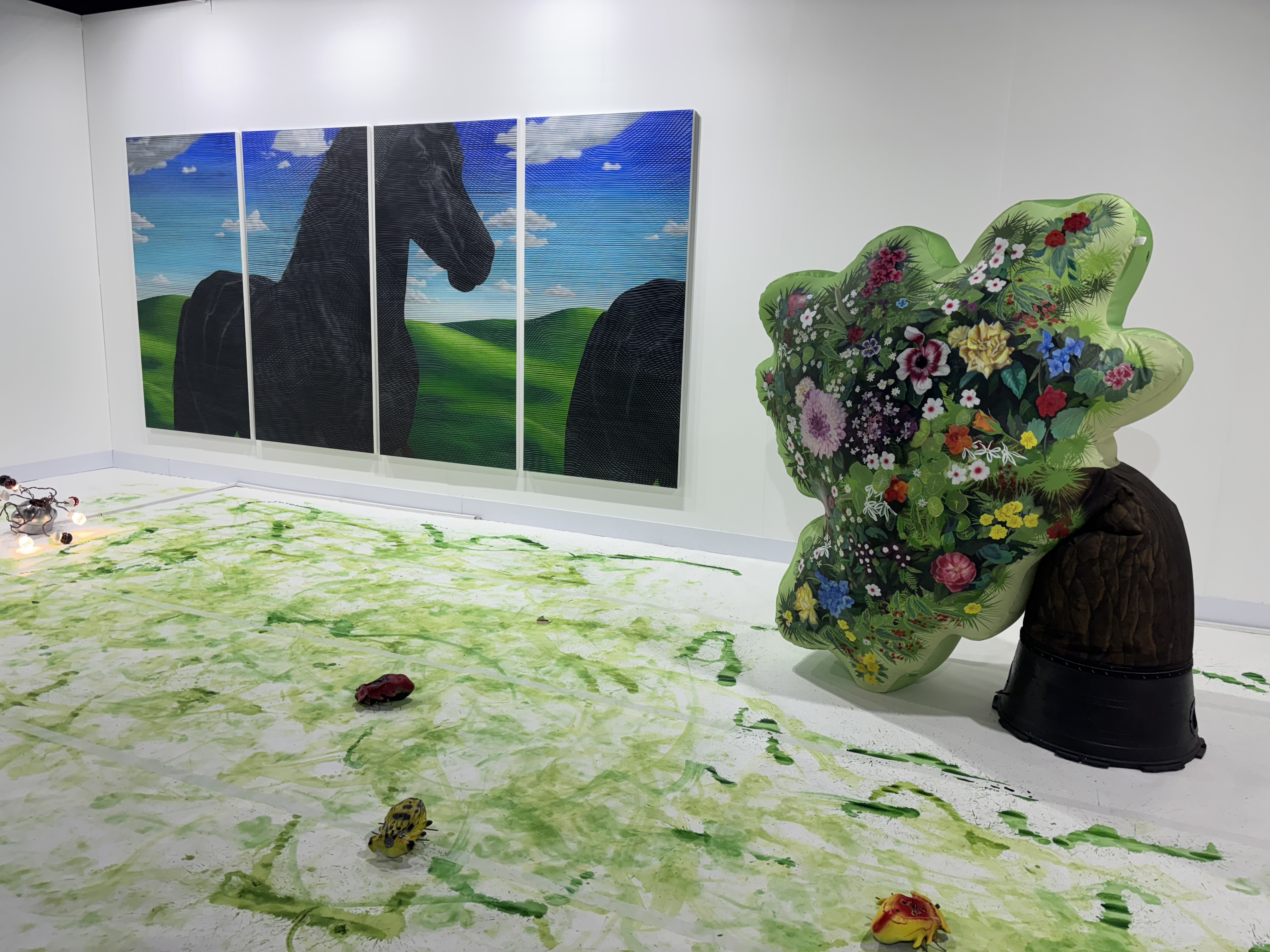 김한비 작가와 신호선 한국표준과학연구원 박사가 협업한 작품 ‘테라리움’ Ⓒ사이언스타임즈 권예슬