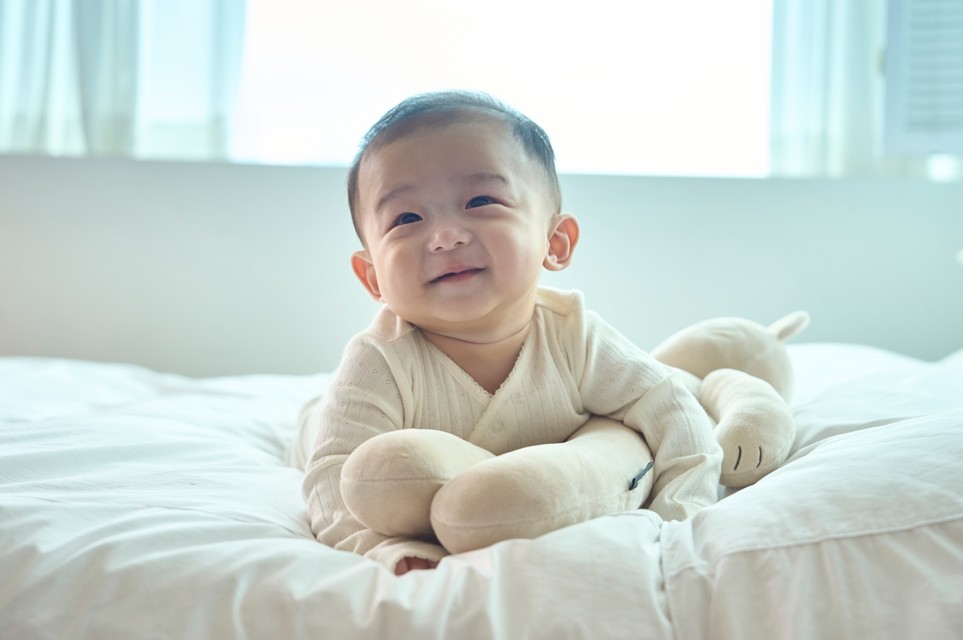 낮 동안 아이는 "내가 할래!"를 외치며 독립성을 주장하지만, 밤이 되면 부모에 대한 의존이 더 강해진다.ⓒ Getty Images