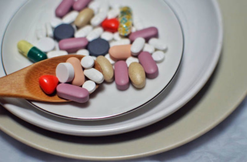 환자들은 의약품을 구매할 때 인증된 약국만을 이용하고, 너무 저렴한 가격이나 처방전 없이 구매할 수 있다는 광고에 현혹되지 말아야 한다. © Getty Images