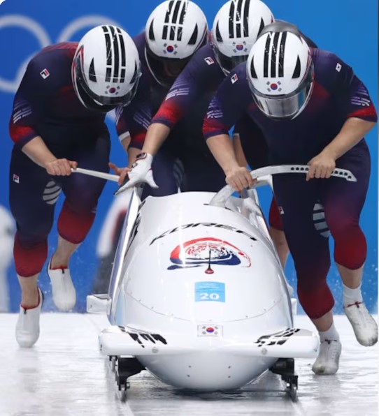 2018 평창 동계올림픽에서 사상 첫 메달을 획득한 대회 대한민국 봅슬레이 대표팀. Ⓒ2026 밀라노-코르티나 동계올림픽 공식 홈페이지
