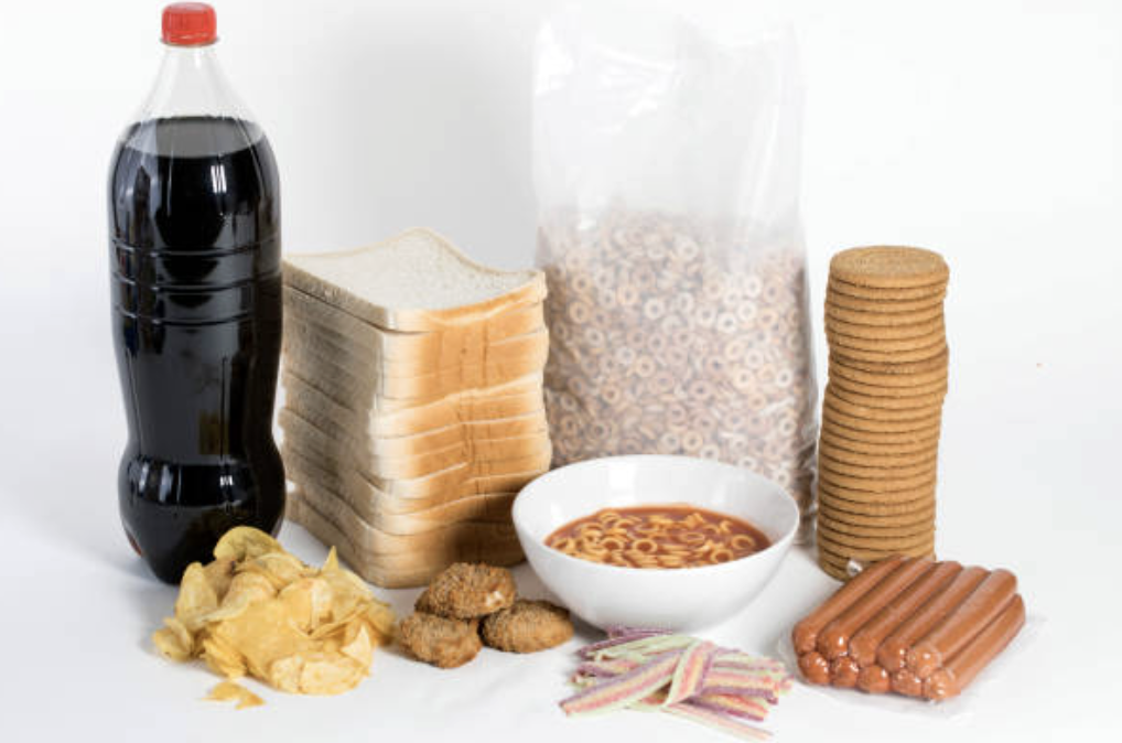 전문가들은 초가공식품이 심장병, 암, 대사질환, 당뇨병, 비만뿐 아니라 치매와 파킨슨병 같은 신경학적 질환과도 연관이 있으며 조기 사망을 예측하는 지표라고 한다. © Getty Images