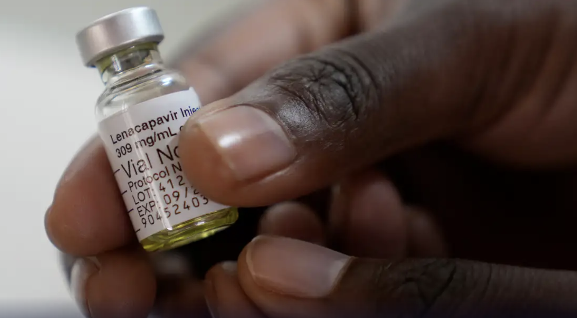 런던 퀸 메리 대학교의 클로이 오킨(Chloe Orkin) 교수가 이들을 가리켜 "의학적 진보의 혜택에서 소외되어 성장이 멈춘 섬처럼 남겨진 인구"라고 표현한다. ©Nardus Engelbrecht/AP Photo/picture alliance