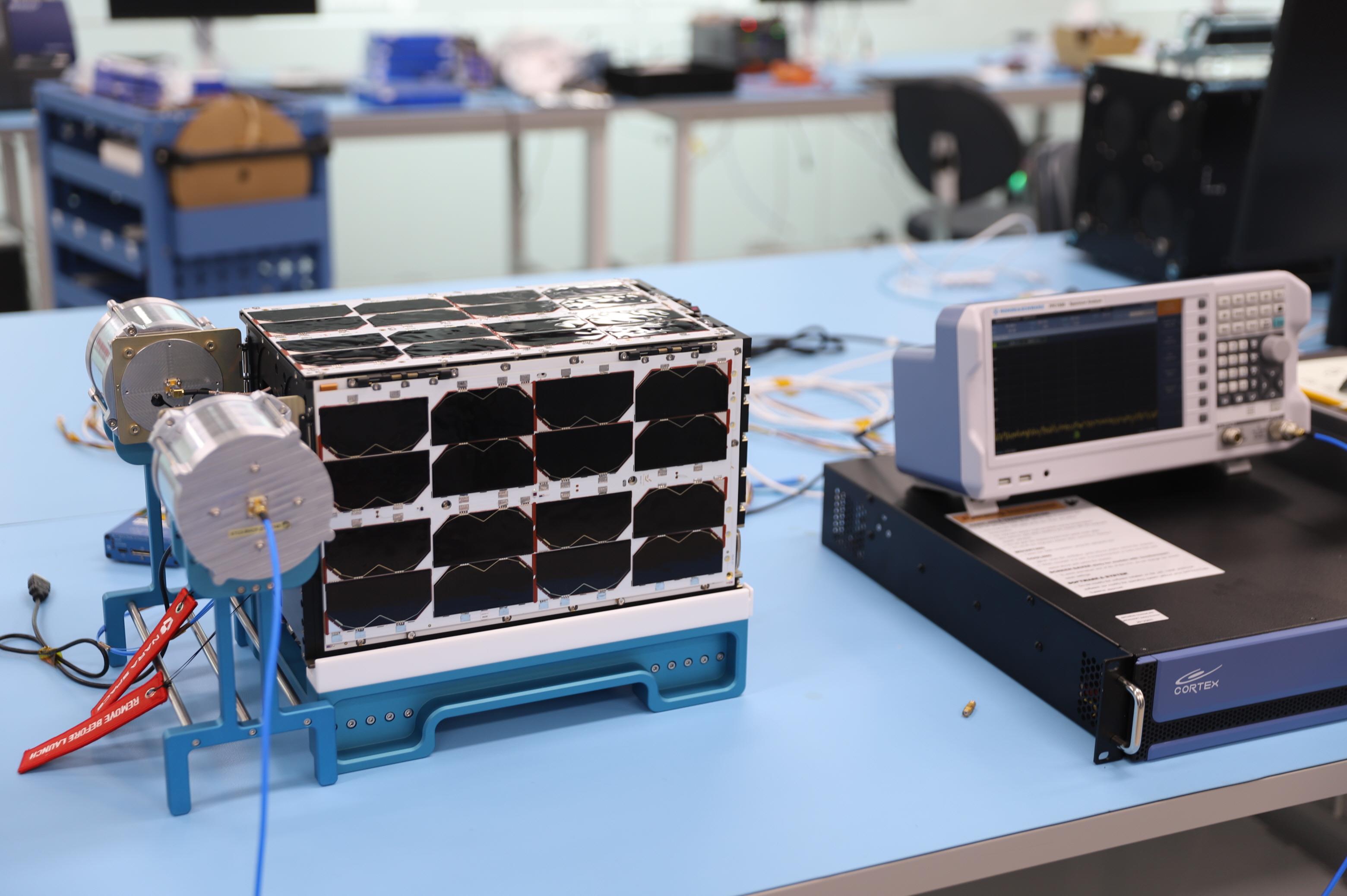 전문가들은 아르테미스 협정 서명 이후 미온적인 태도로 비판받던 한국의 우주 탐사 참여가 이번 K-라드큐브를 계기로 본격적인 전환점을 맞이하고 있다는 평가를 보내고 있다. ©한국천문연구원 