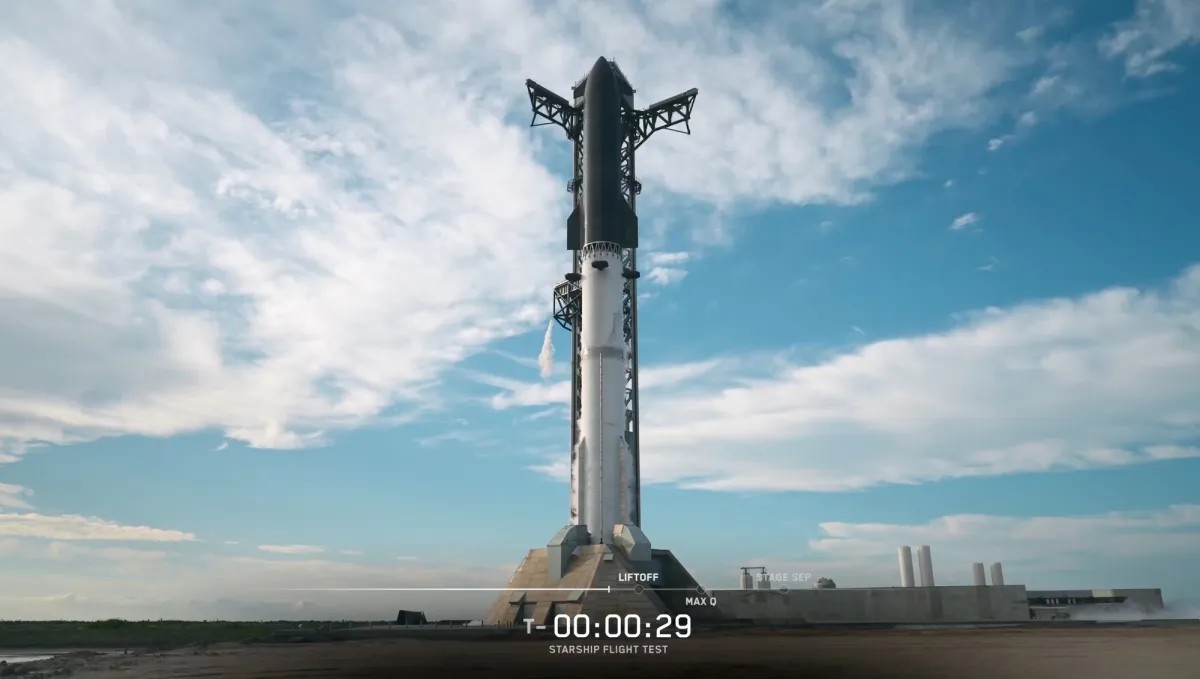 스타십이 제때 준비되지 않으면 달 착륙 일정 전체가 흔들린다. ©SpaceX webcast