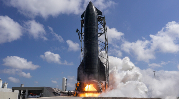 스타십 개발 12번째 비행 시험이자, 완전히 새로 설계된 V3의 첫 비행이었다. ©SpaceX webcast