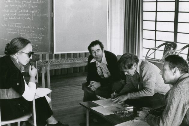 1975년 아실로마 회의에서 재조합 DNA 기술에 관한 위험성과 안전성 확보 방안에 대해 논의되었다. Ⓒ미국국립과학원