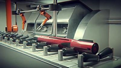 미사일을 조립 중인 FLEXIS 시스템 ⓒ MBDA