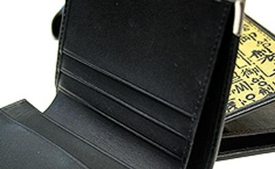 한지로 만든 가죽 질감의 신소재 지갑 ⓒ 한국관광공사