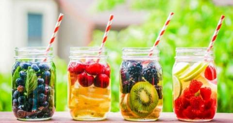 최근 들어 수시로 마셔도 부담 없고, 체내 독소까지 빼준다는 '디톡스워터' 열풍이 불고 있다