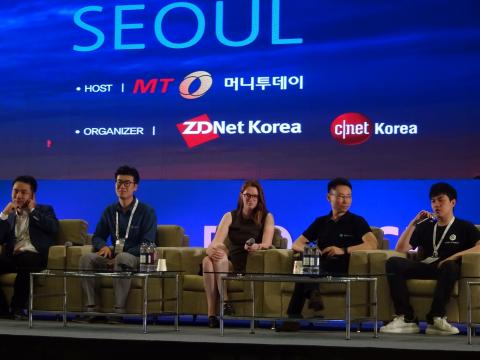 (오른쪽 부터) ▲최예준 보스코인 대표 ▲플레타 박승호 대표 ▲캐서린 브라이트만 테조스 CEO ▲리 준 온톨로지 창립자 ▲지미 정 IOST 대표. ⓒ 김은영/ ScienceTimes