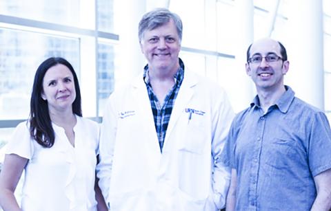 UHN(University Health Network)의 이식 프로그램(Transplant Program) 과학자인 소냐 맥펄랜드 박사와 이언 맥길브리 박사, 토론토대학의 게일 베이더 박사(왼쪽부터)는 분자 수준에서 인체 간세포 지도를 처음으로 완성했다. Photo: UHN