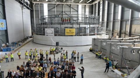 국제핵융합실험로(ITER)에서는 지난 23일 인도에서 제작한 세계 최대 규모의 고진공 극저온 챔버의 이전을 기념하는 행사가 열렸다. © Twitter / ITER Organization