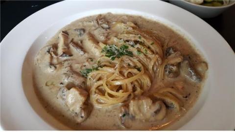 국수 삶을 때 중간에 찬물 넣는 이유