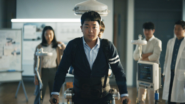 하반신마비 환자를 걷게 만드는 기술