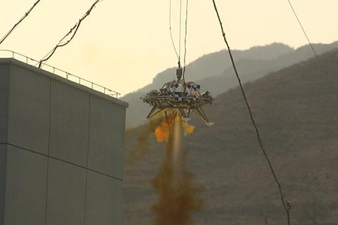 The spacecraft successfully landed the hover tests, avoid obstacles and slow down. © CGTN