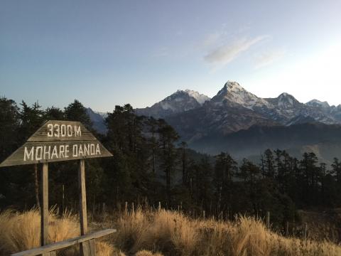 난기마을이 있는 네팔 히말라야 산맥 해발 3300m의 '모하레단다'