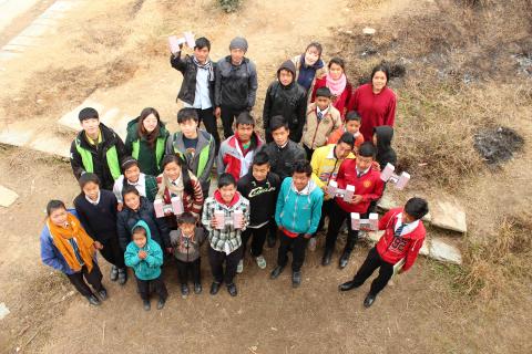 난기마을 히만찰 학교 학생들과 EWB-KAIST 회원들 ⓒ EWB-KAIST