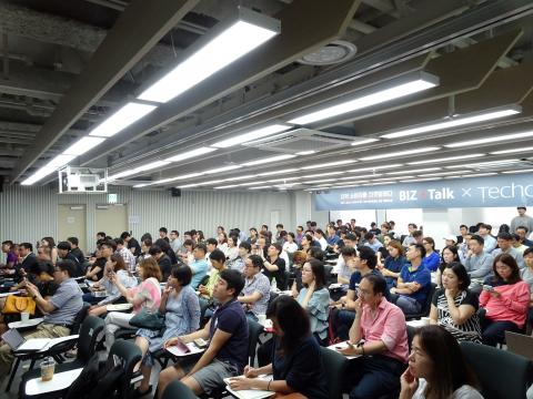 윤창업 대표는 "최근 중국 시장 진출이 국제정세와 맞물려 어려움이 있다"고 토로하기도 했다. 그는 이어 "하지만 창의력 있는 기획과 작품이 있다면 국제정세를 뒤집을 수 있을 것"이라며 예비 중국 진출 창업자들을 독려했다.