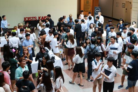 아이시스츠 행사 참가자들 ⓒ 아이시스츠