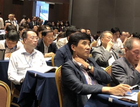 2018 과학기술연차대회의 특별세션으로 열린 4차 산업혁명 핵심 기술 행사에는 앉을 자리가 없을 정도로 많은 사람들이 몰려 이 주제에 대한 높은 관심을 보여줬다. ⓒ 조인혜/ ScienceTimes