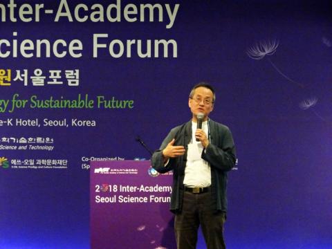 최재천 교수는 인간이 인간중심의 사고를 벗어나 세상의 생명체를 사랑하고 존중할 때 지구도 지속가능한 환경을 계속 유지할 수 있을 것이라고 내다봤다. ⓒ 김은영/ ScienceTimes